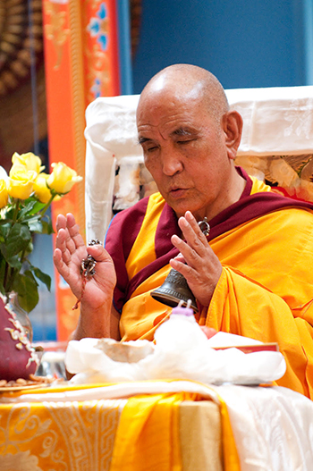 Jangtse Choje Lobsang Tenzin Rinpoche in a Rare Visit (June 22-24) to ...